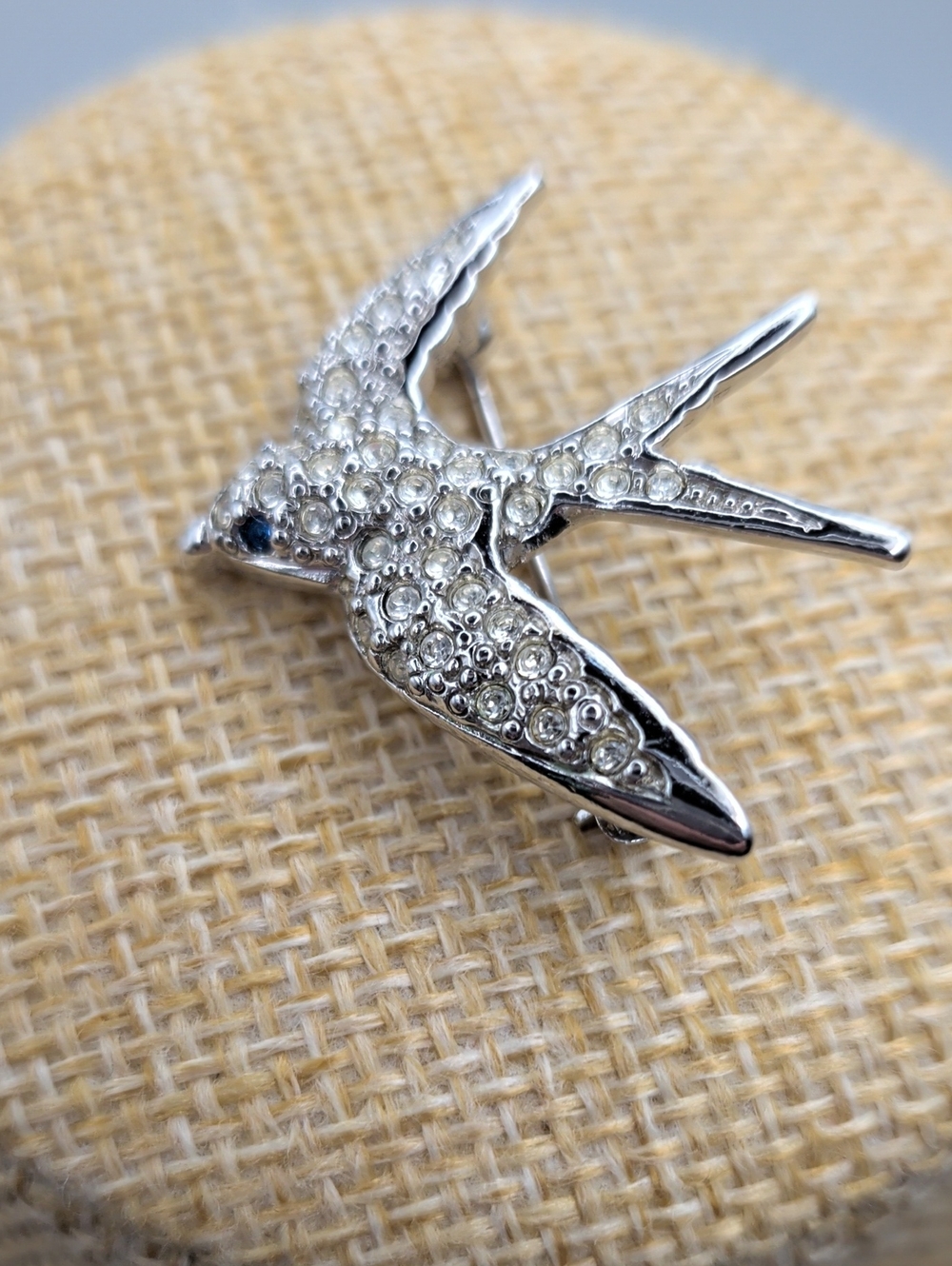 AVON Smithsonian Collab Silvertone Rhinestone  Blue Eyed Swallow Bird Brooch